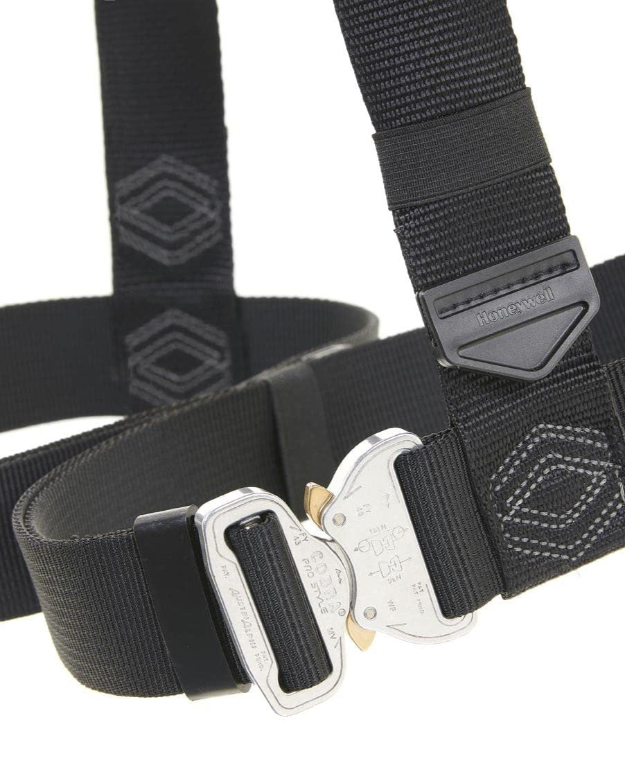 Close up of quick connect buckle n Miller H500 Two Point Harness